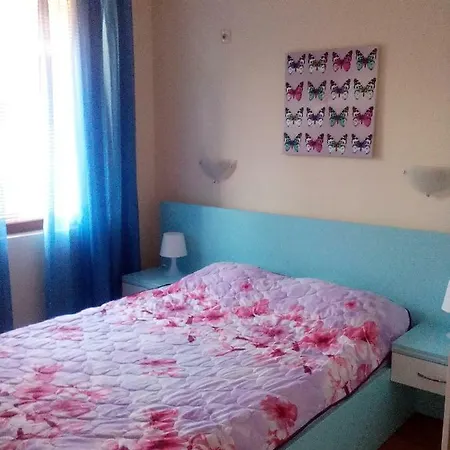 Апартамент Марти Appartement Tsarévo